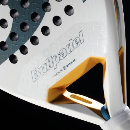Ракетка для падела BULLPADEL Pearl 26, 493804, для профессионалов, карбон, бело-серый за 35&nbsp;929.50 ₽ купить в Ижевске